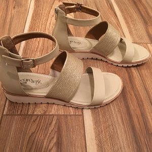 Eurosoft Gold Shimmer Gladiator Sandals 9